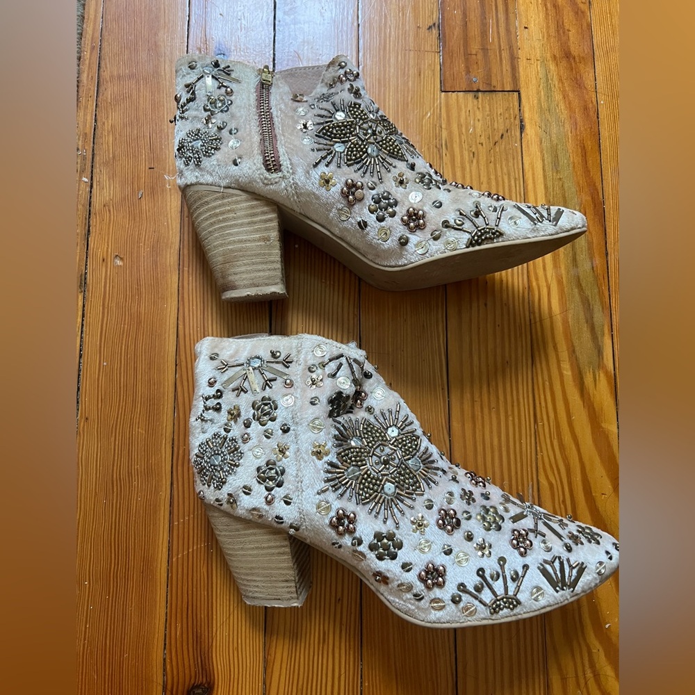 RARE Free People Night Out Ankle Bootie in Champagne - Picture 2 of 10